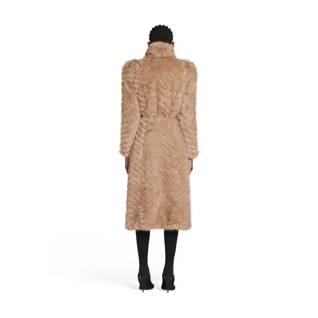 Cappotto Round Shoulder Aderente in Beige