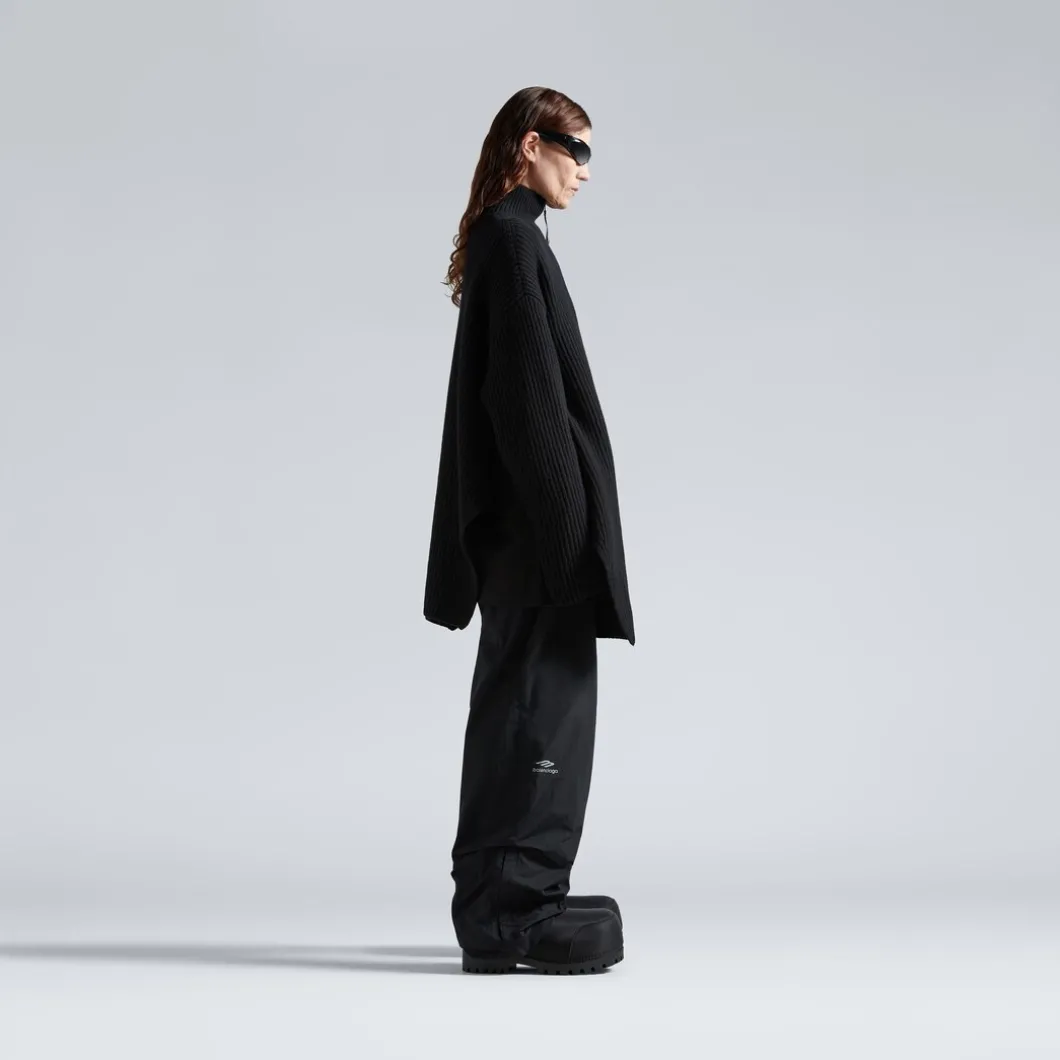 Poncho A Collo Alto Con Mezza Zip in Nero