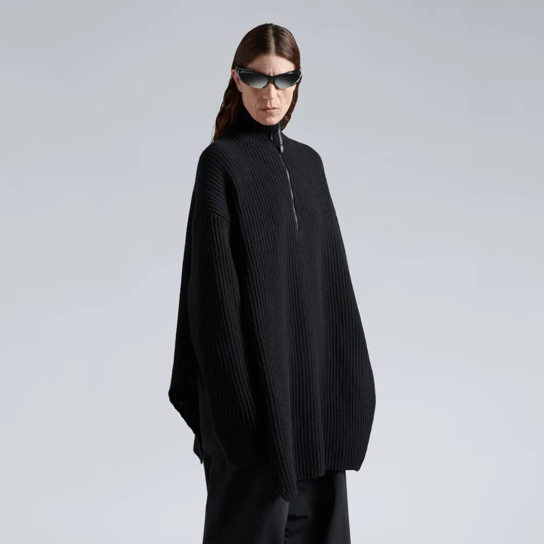 Poncho A Collo Alto Con Mezza Zip in Nero