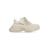 Sneakers Triple S da Donna in Beige